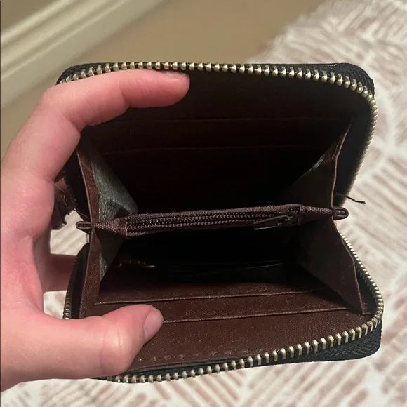 Basic Wallet/Wristlet - Picture 4 of 4